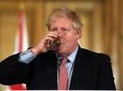 Коронавирус в Британии: Джонсон обратился к Rolls Royce и JCB за помощью