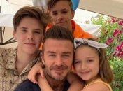 Чета Бекхэмов на отдыхе в Маями: яркие снимки