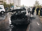В Киеве авто влетело в припаркованные машины и загорелось