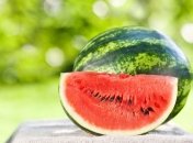 Арбуз в детском питании: что знать родителям