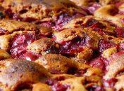 Рецепт дня: тертий пиріг з вишнями