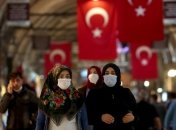 Снизилось почти вдвое за месяц: в Турции фиксируют падение числа новых случаев COVID-19
