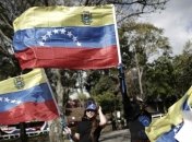 Венесуэльский кризис: Болтон призывает военных переходить на сторону Гуайдо 