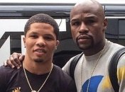 Флойд Мейвезер не спешит проводить бой с Ломаченко