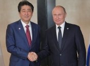  Путин и Абэ провели переговоры в Москве