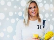 Очаровательная Яна Клочкова позирует в роскошном боди 