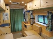 Американцы построили автодом для путешествий за 5 месяцев (Видео)