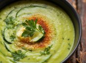 Этот суп станет отличным вариантом летнему обеду (изображение создано с помощью ИИ)