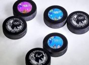 В Сочи представили новые олимпийские шайбы