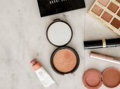 Які помилки у макіяжі псують зовнішність