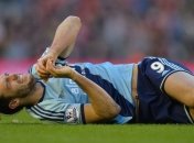 Из-за нехватки замен Энди Кэрролл покинул стадион на костылях