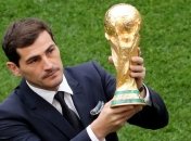 "Пусть поднимет руку тот, кто не ошибался": Касильяс поддержал Кариуса (Видео)