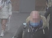 Изрезали ножом: в Киеве произошло нападение на женщину (фото)