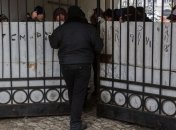 Возле Гостиного двора новое противостояние