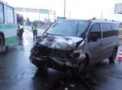 Микроавтобус столкнулся с троллейбусом: пострадали 3 человека