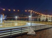 Каток в Мариуполе открыли ко Дню святого Николая