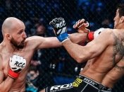 Боец ММА прибил соперника к канвасу (видео)