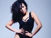 С мамой и в мини со смелым декольте: Настя Каменских покорила ярким образом