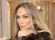 Джей Ло обрала образ в коричневому кольорі