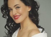 Даша Астафьева показала свое детское фото с бабушкой 