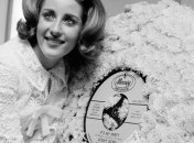 В США скончалась легендарная певица Лесли Гор. Видео