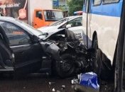В Ровно автомобиль влетел в троллейбус: есть пострадашие