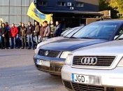 Итоги 8 ноября: Законы по "еврономерам", санкции против РФ и стрельба в США