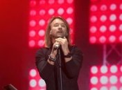 Костюм испанского кабальеро и длинные волосы: Олег Винник сменил имидж