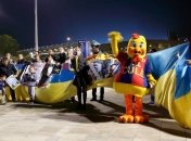 Возле стадиона "Камп Ноу" прошла акция в поддержку Украины