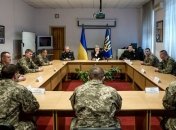 Порошенко поговорил с боевыми офицерами АТО, как укрепить армию