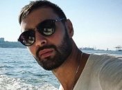 Виталий Козловский показал, как соблазняет фанаток на курорте