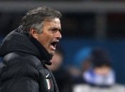 Моуринью разбил железный стол в перерыве матча Лиги чемпионов с Динамо