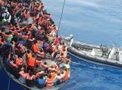 Перевозчики из Украины пытались ввезти в Грецию 64 мигранта