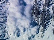 В Карпатах сохраняется угроза схода снежных лавин