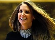 Путешествие от дружбы до жизни после Вашингтона: экс-помощница Мелании Трамп готовит мемуары о первой леди США