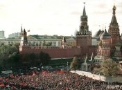 Много красных площадей