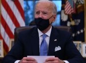 Трамп не смог уйти, не попрощавшись: Байден рассказал про "очень щедрое" письмо