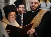 Вселенський патріарх заборонив проводити релігійні служби в церквах