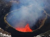 Экспедиция на берегу лавового озера (Видео)
