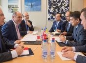 Разумков: Про особливий статус Донбасу можна буде говорити після "нормандської зустрічі"