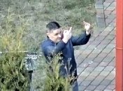 Военный атташе РФ устроил вечеринку в Латвии и показывал неприличные жесты соседям: в сети обсуждают скандал