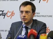 Омелян: Начинают работу национальные авиалинии SkyUр