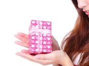 Что подарить женщине?