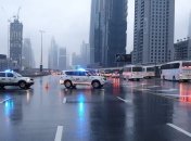 Поплыли машины и даже самолеты: Дубай залил эпичный ливень (видео)