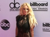 Бритни Спирс покинула здание суда босиком