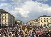 Жители Мюнхена массово протестовали против полиции