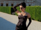 Анна Тринчер показала модное платье на лето