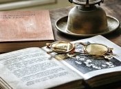 На пути к мечте: где работали известные писатели ХХ века до своей популярности