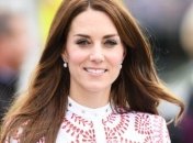 Кейт Миддлтон вышла в свет в строгом образе