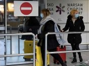 Украинцам рекомендуют не ехать в страны с коронавирусом